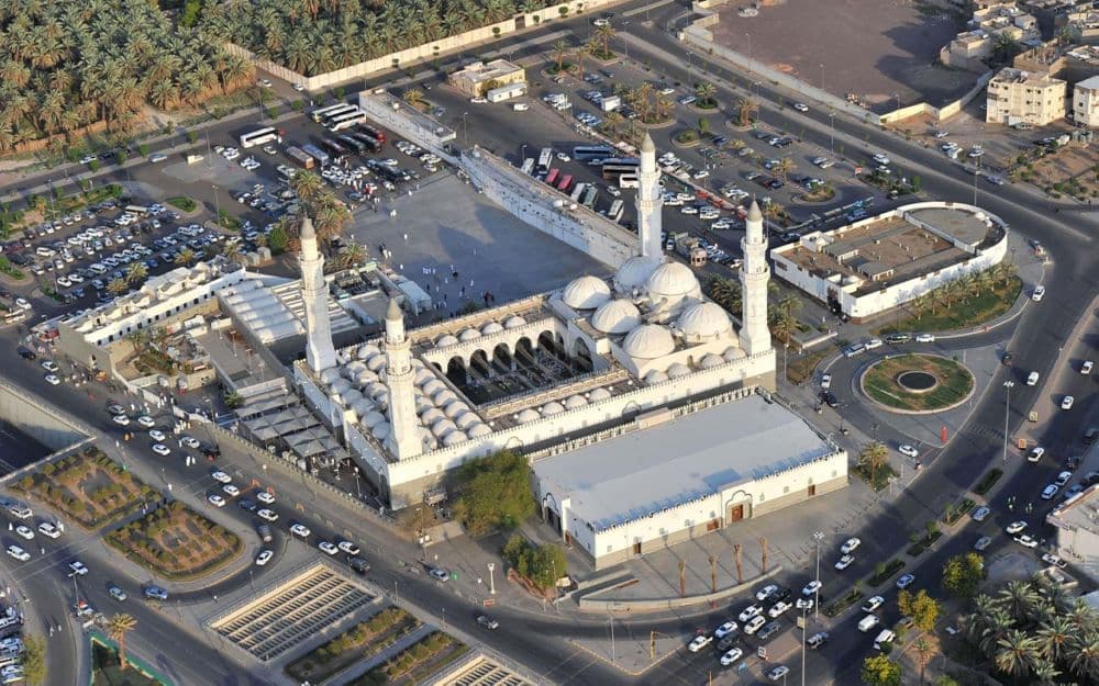 Tur ke Gunung Uhud, Pemakaman Para Syuhada, dan Masjid Ali ibn Abi Talib.