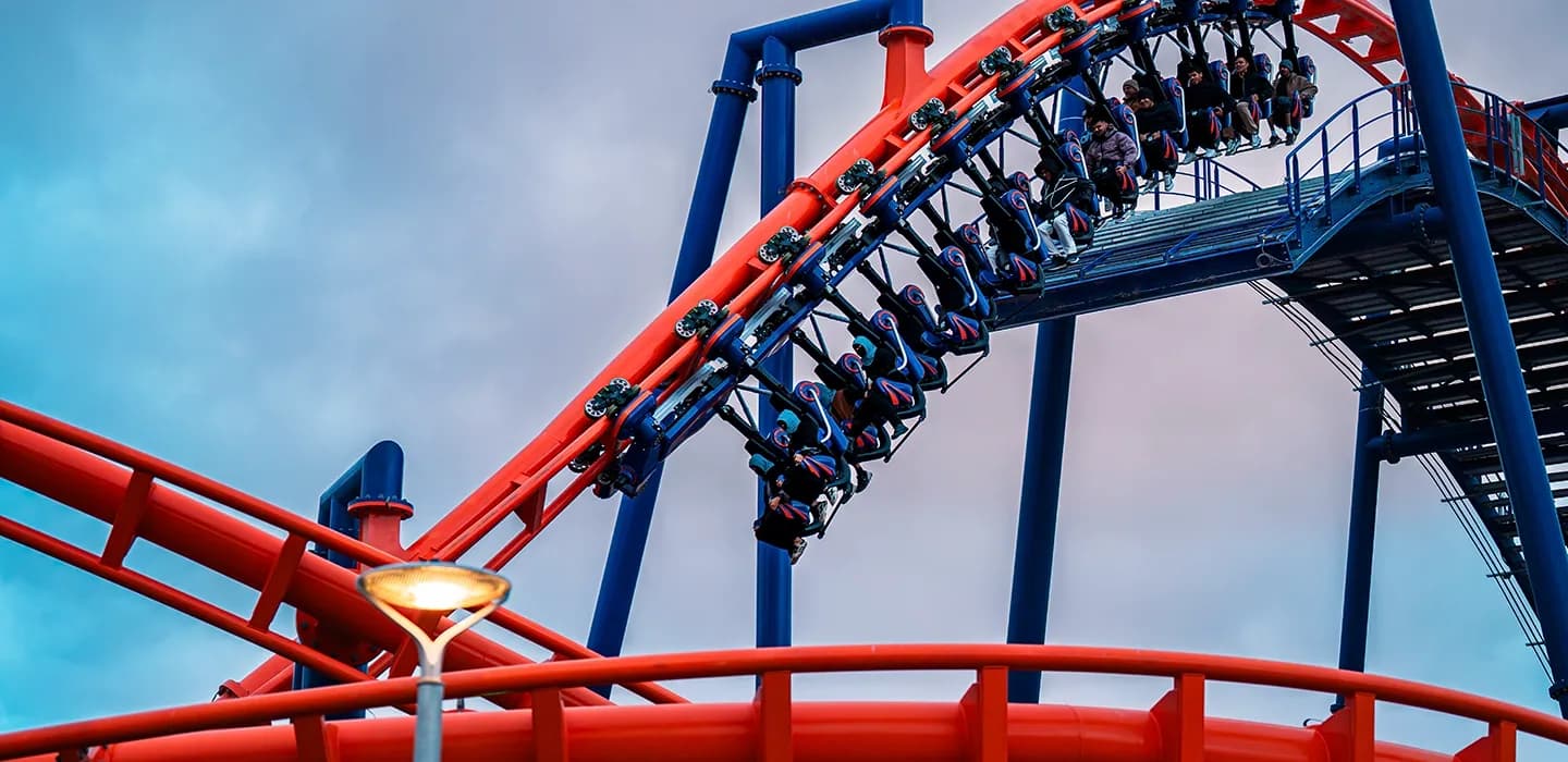 Akomodasi 3 malam di hotel bintang 4, dan tiket masuk ke Aquariba dan Six Flags untuk dua orang.