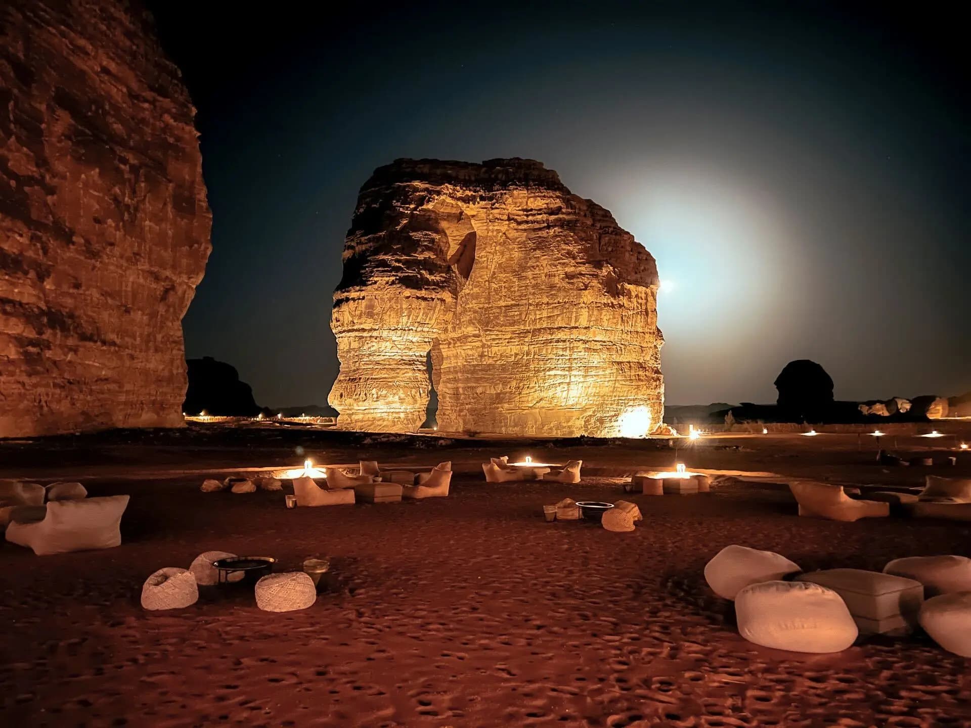 Al-Ula Nights – Menginap dua malam di tengah warisan budaya dan seni.