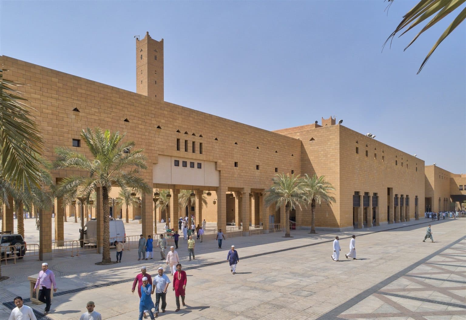 Tur ke Istana Kerajaan dan Menara Al Faisaliah
