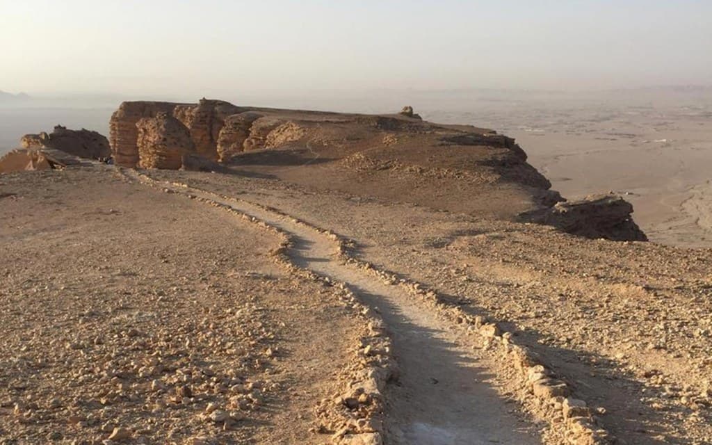 Mendaki di Jalur Al-Manjur
